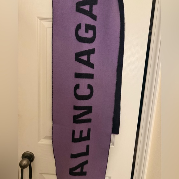 BALENCIAGA SCARF - Picture 2 of 3